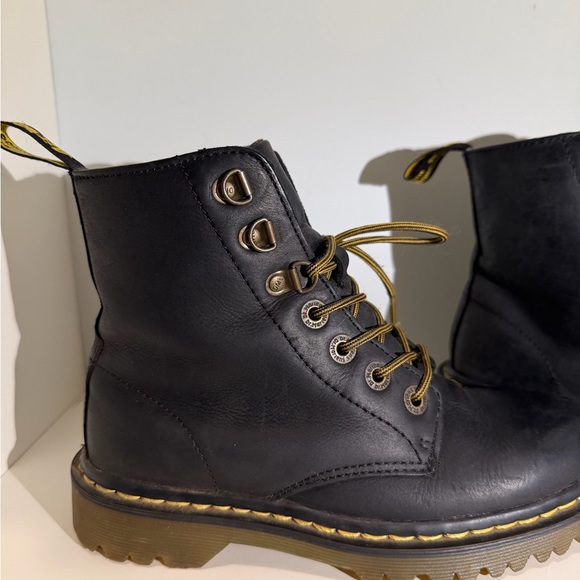 Vintage Dr Martin Black Leather Boots - Picture 2 of 9